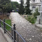 1, تيرانا