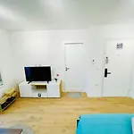 1, アパート *