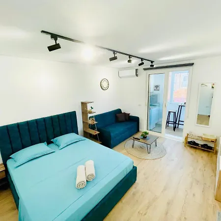 1, Апартаменты Тирана