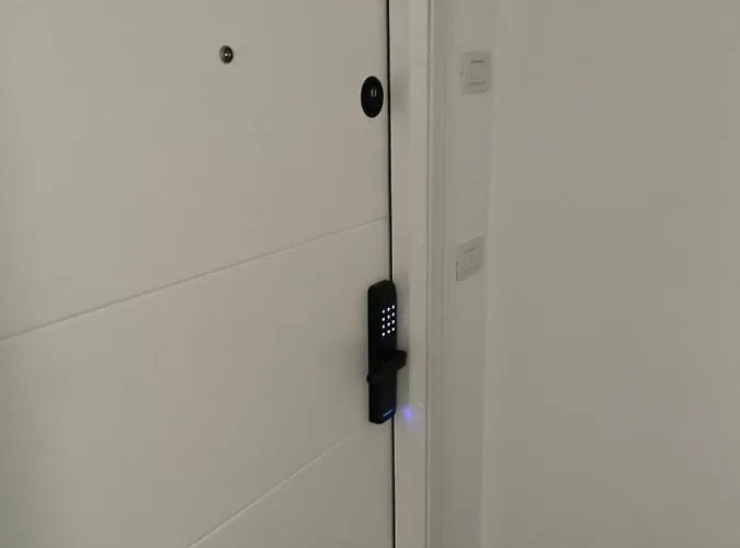 1, تيرانا
